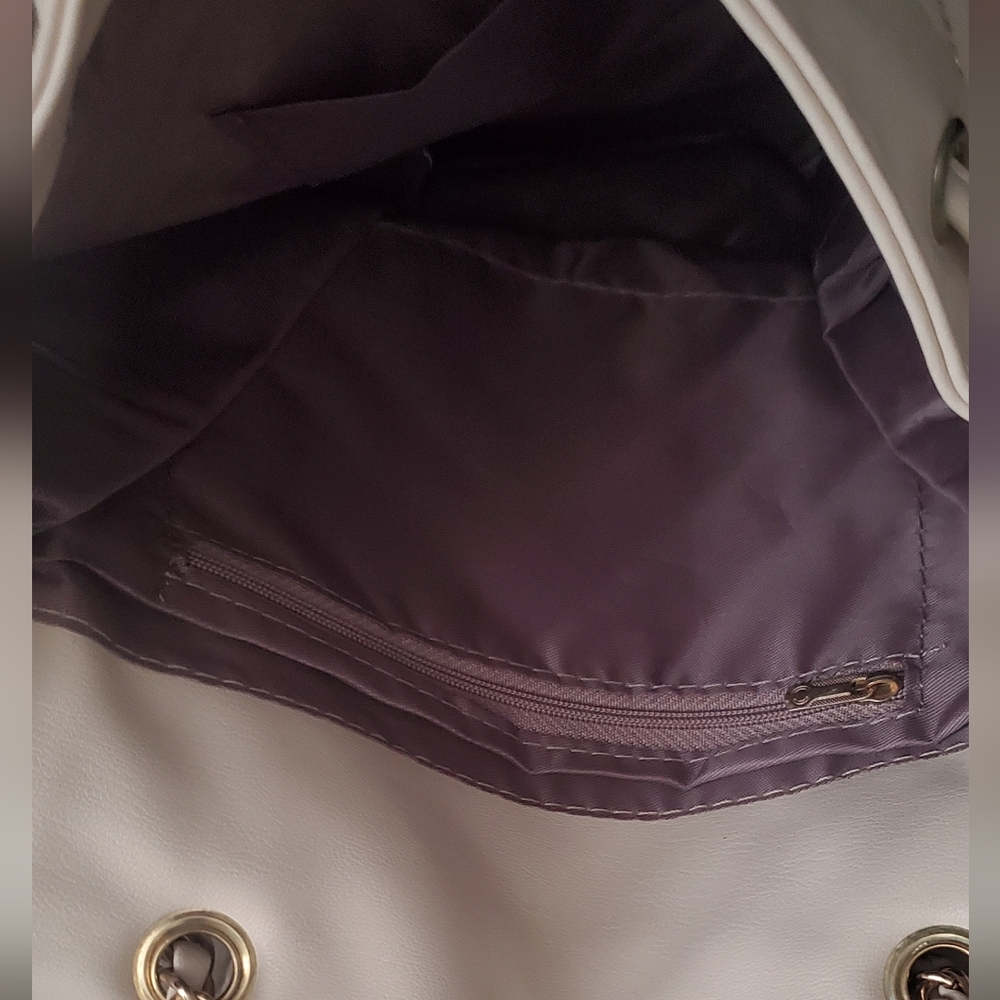 Chic Beige Quilted Backpack - Picture 3 of 3